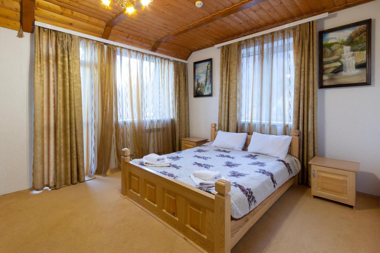 У Мар'Яни І Назара Hotel Yaremche Eksteriør billede