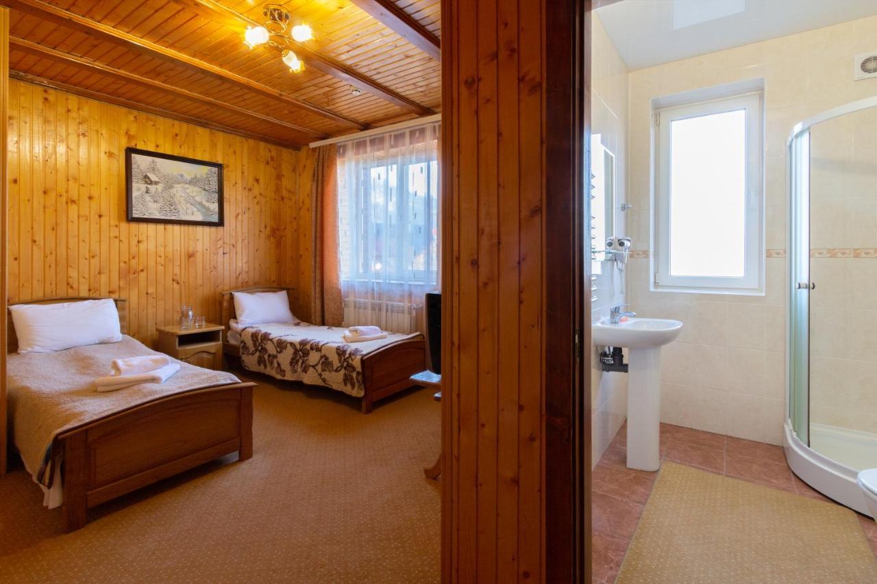 У Мар'Яни І Назара Hotel Yaremche Eksteriør billede